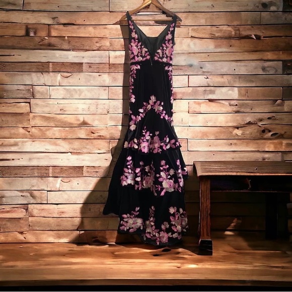 Ellie Wilde Mon Cheri Velvet Floral Gown Size 4 EW117118 $558.00 - Picture 3 of 16